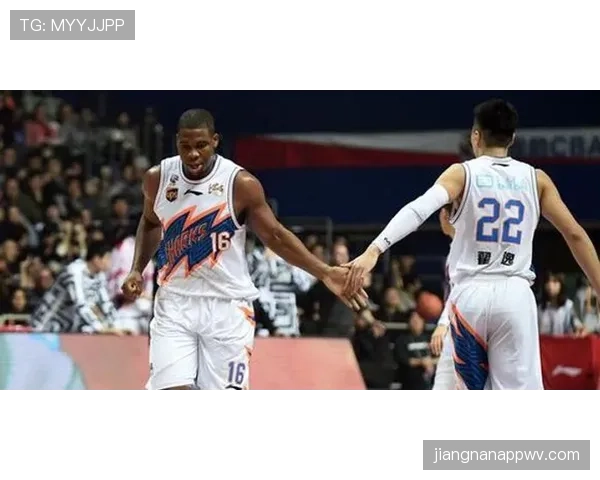 坎塞洛与哈兰德：边翼驱动转向单点终结的战术分化